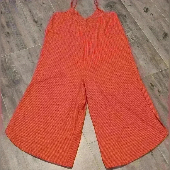 Eyeshadow Coral Pinstriped Jumpsuit - Picture 6 of 12